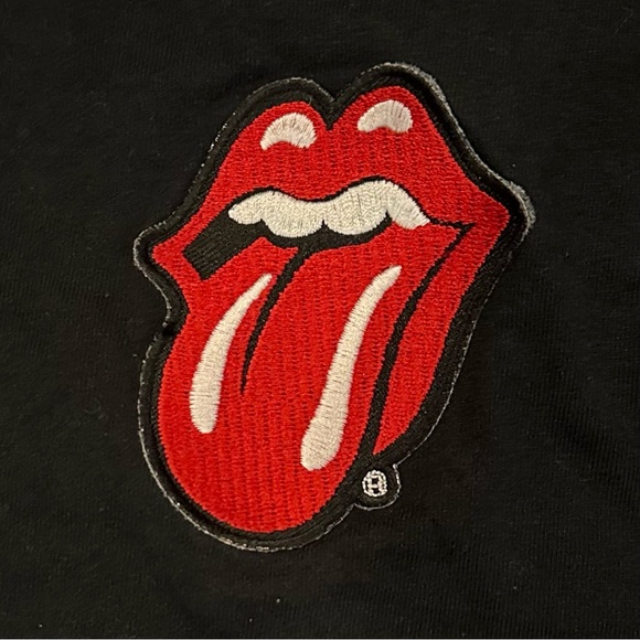 The Rolling Stones Lips and Tongue Embroidered Logo Tee Shirt Size Large - Picture 2 of 4